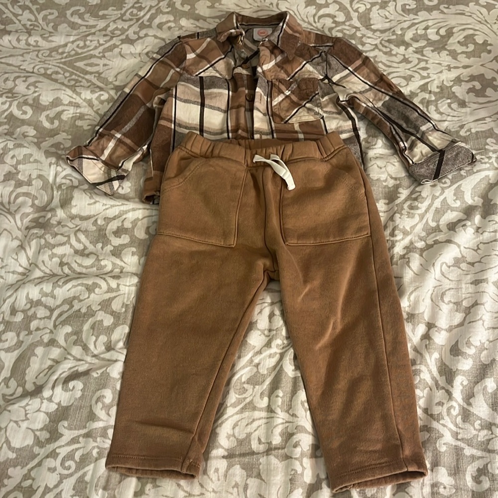 Boy’s 2 piece Flannel and pants set size 18 months